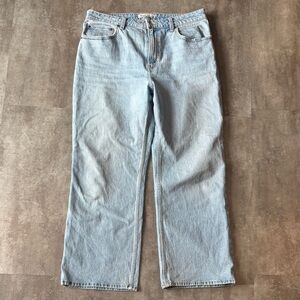 Abercrombie & Fitch The 90s Relaxed Jeans
High Rise Curve Love Short Women’s 32